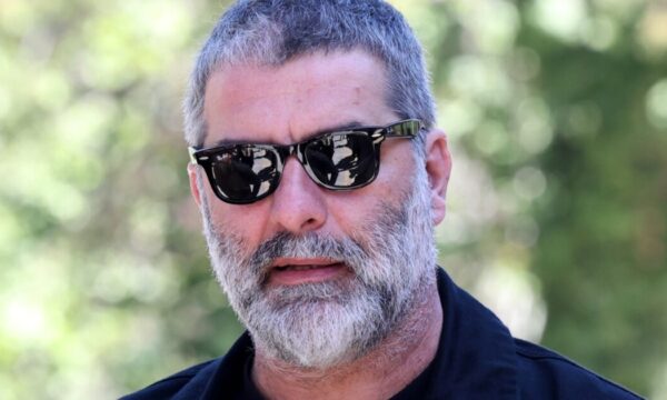 Βασίλης Μπισμπίκης: Η φωτογραφία με τον γιο του και το μήνυμα για τα Τέμπη