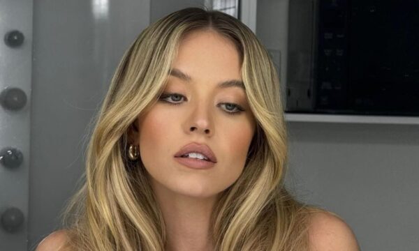 Sydney Sweeney: Τα προϊόντα ομορφιάς που χρησιμοποιεί – Ένα από αυτά το εκθειάζουμε συνεχώς κι εμείς