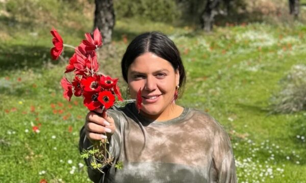 Δανάη Μπάρκα: Η φωτογραφία με τον πατέρα της και το σχόλιο της Βίκυς Σταυροπούλου