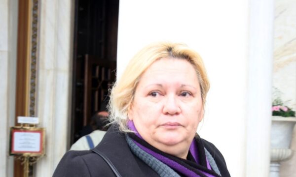 Σοκαρισμένη η Καίτη Φίνου – «Μακάρι να ήσουν στο πρώτο βαγόνι του τρένου που συγκρούστηκε στα Τέμπη», της έγραψαν