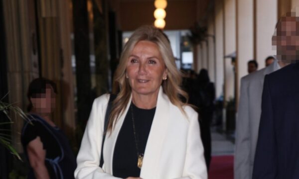 Μαρέβα Γκραμπόφσκι: Η φωτογραφία με τις δύο κόρες της και το αισιόδοξο μήνυμα για την Παγκόσμια Ημέρα της Γυναίκας