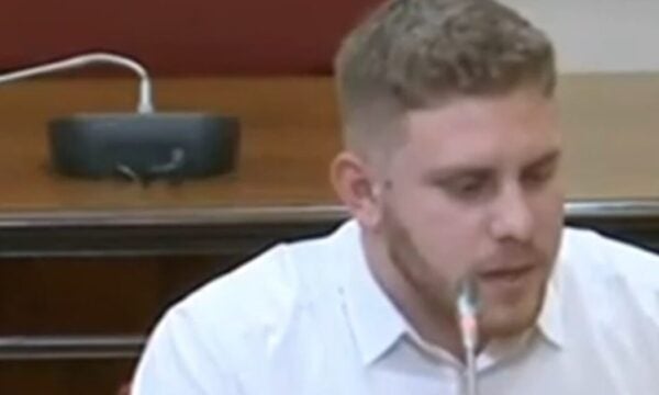 Τέμπη – Ανδρέας Αλικανιώτης: Η απάντηση για την τούρτα με το βαγόνι – «Ήταν έκπληξη από τη μητέρα μου, με συγκίνησε»
