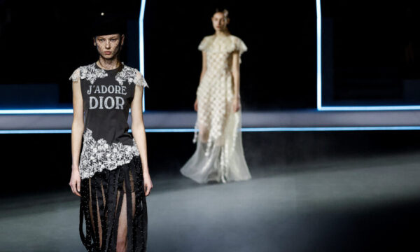 Dior: Η Maria Grazia Chiuri δημιούργησε μία συλλογή ωδή στο ντύσιμο χωρίς φύλο!