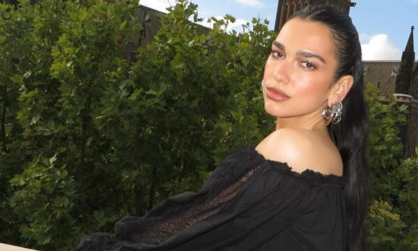 Dua Lipa: Συνδυάζει αριστουργηματικά το boho με το cowgirl δημιουργώντας μια ολοκαίνουρια τάση