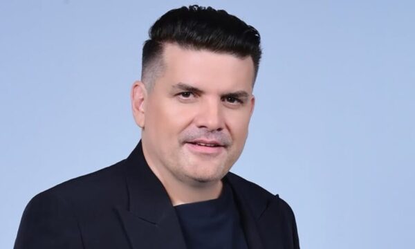 Πένθος για τον τραγουδιστή, Γιάννη Καψάλη