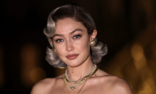Gigi Hadid: Στην νέα καμπάνια της Miu Miu μοιάζει με έργο τέχνης!