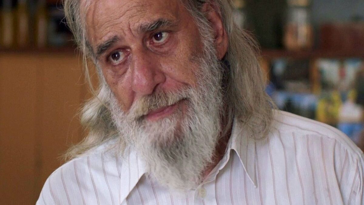Η παραλία: Η Σόφι δεν είναι ερωτευμένη με τον Δημητρό