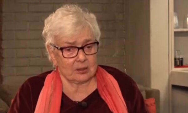 Ξένια Καλογεροπούλου: «Όταν βγάζαμε λεφτά με τον Γιάννη Φέρτη, το πρώτο πράγμα που αγοράζαμε ήταν βρακάκια και σώβρακα»