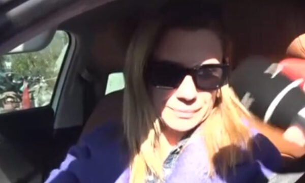 Κατερίνα Καραβάτου: Η αντίδραση on camera μετά τις φήμες που τη θέλουν να παρουσιάζει το Big Brother