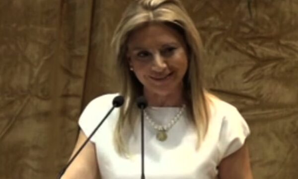 Μαρία Καρυστιανού: «Μας περνάνε για ηλίθιους – Ζούμε τη μεγαλύτερη υγιή αντίδραση των Ελλήνων για αλήθεια»