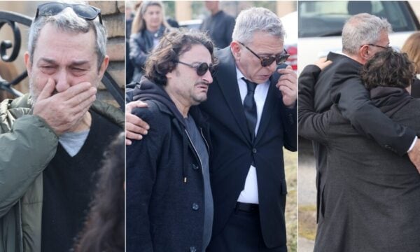 Καίτη Κωνσταντίνου: Πλάνταξαν στο κλάμα οι ηθοποιοί από τα «Εγκλήματα» – Τραγικές φιγούρες στην κηδεία της