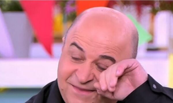 Ξέσπασε σε κλάματα ο Μάρκος Σεφερλής: «Ο πατέρας μου είδε τον γιο μου μια φορά και μετά πέθανε»