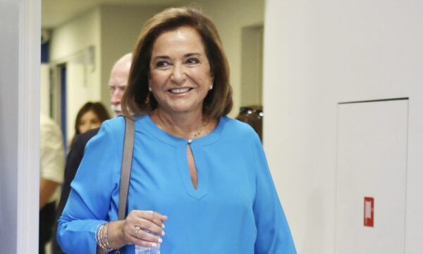 Ντόρα Μπακογιάννη: Η φωτογραφία με την εγγονή της και το «ευχαριστώ» για τις ευχές για τη γιορτή τους