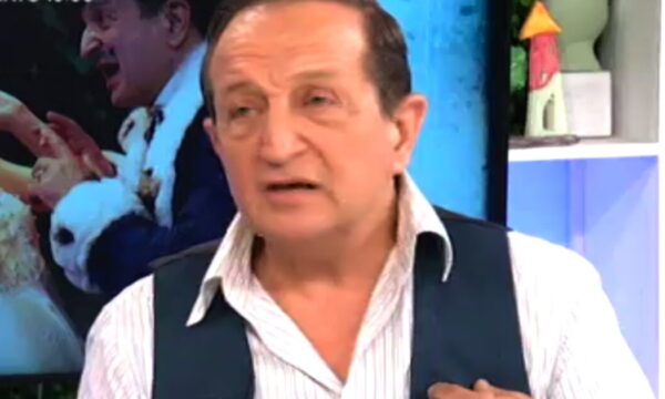 Σπύρος Μπιμπίλας: «Τα σημερινά πρωτοσέλιδα είναι ελεεινά, όταν λες ότι αγαπάς κάποιον δεν σημαίνει ότι έχεις σχέση μαζί του»