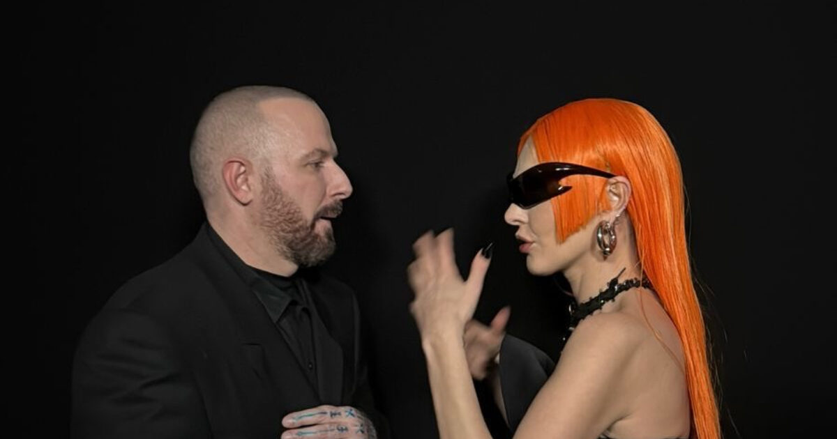 Η Τάμτα, στο Paris Fashion Week, στο front row του show, του οίκου Balenciaga