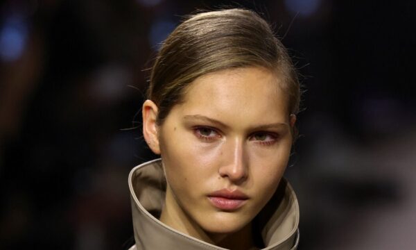 Victoria Beckham: Τα beauty looks είναι μια ωδή στο minima chic και το no makeup make up