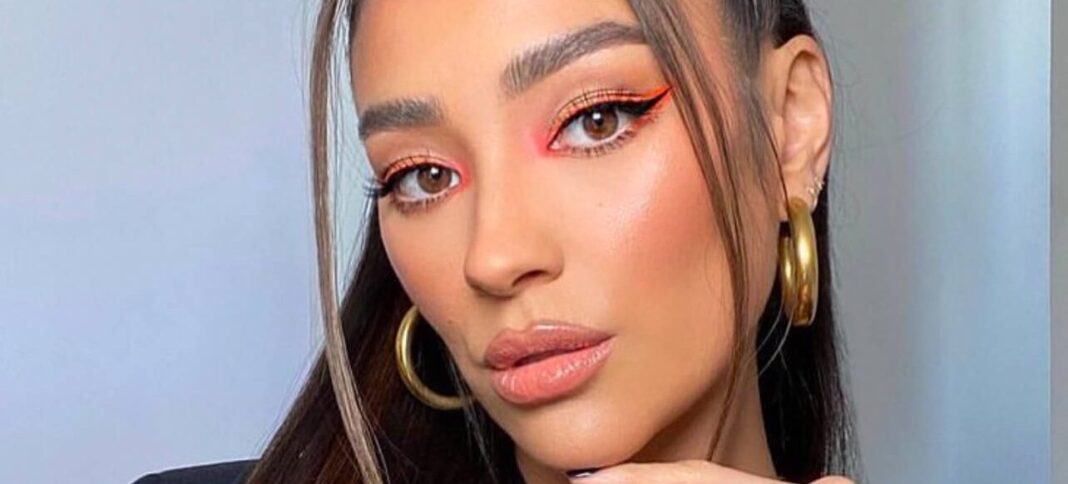 winged-eyeliner-cover-1-e1739356885584