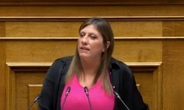 Ζωή Κωνσταντοπούλου: Το χυδαίο σχόλιο που δέχτηκε μέσα στη Βουλή – «Πήγαινε κάνε κανένα παιδί ή υιοθέτησε»