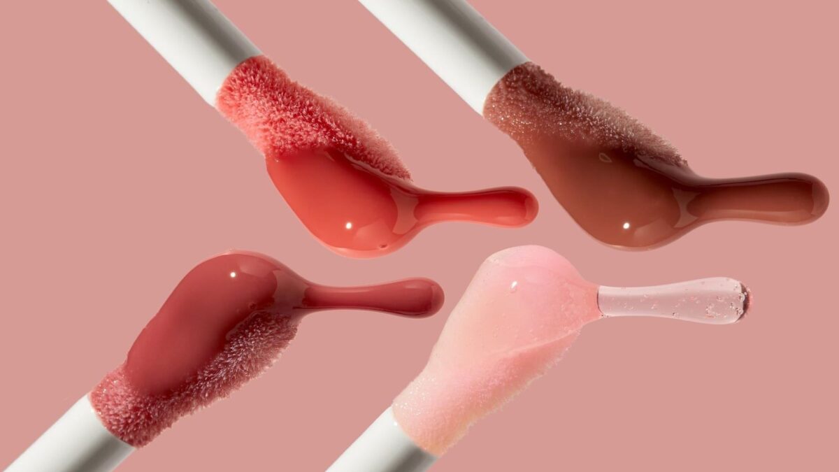 Μήπως να αναβαθμίσετε το lip gloss με ένα lip oil; – Πώς θα αξιοποιήσετε στο έπακρο τα μοναδικά πλεονεκτήματά του