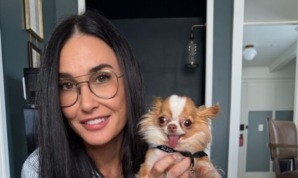 Σάλος: Η Demi Moore με δραστικό κούρεμα – Η πιο τολμηρή αλλαγή εδώ και 30 χρόνια – Αλήθεια ή περούκα;