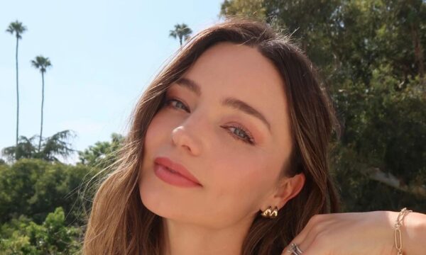 Η μαγική μάσκα προσώπου που αποκαλύπτει η Miranda Kerr – Το πρωινό μυστικό της λάμψης της