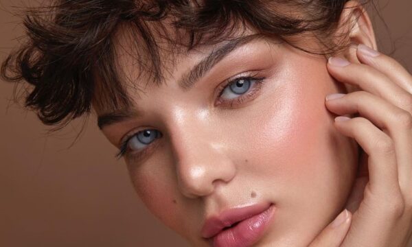 Butter Skin: Τα 4 μυστικά που μεταμορφώνουν την επιδερμίδα σε βελούδινα απαλή και ‘ζουμερή’ σαν του μωρού