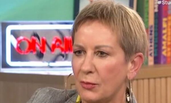 Λένα Διβάνη: «Η βασίλισσα Αμαλία ήταν πρωτοπόρος φεμινίστρια και βίωσε κάθε δοκιμασία που θα μπορούσε μια γυναίκα να αντιμετωπίσει»