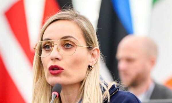 Ελεονώρα Μελέτη: «Δεν είσαι αληθινή υποστηρίκτρια των γυναικών όταν πολεμάς την πατριαρχία» – Η δυναμική παρέμβαση που συζητήθηκε