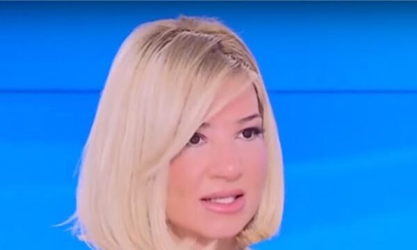 Φαίη Σκορδά: Απαντά για τον λόγο που δεν παίζει στην εκπομπή της τη δικαστική διαμάχη Χρηστίδου – Μαραντίνη