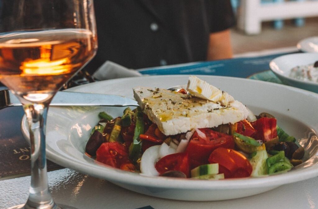 Taste Atlas: Θριάμβευσαν οι ελληνικές σαλάτες – Ανακαλύψτε τη λίστα