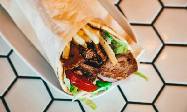 Το ακαταμάχητο σουβλάκι είναι αυτό με το αρνί από το Πάσχα – Θα σε ξετρελάνει
