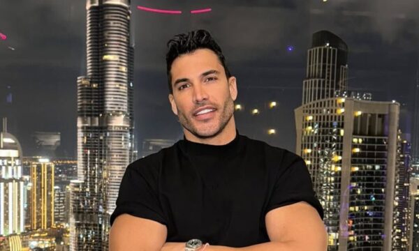 Γιώργος Ασημακόπουλος: «Τα σκοτεινά μυστικά πίσω από τις κλειστές πόρτες στο Ντουμπάι, συμβαίνουν παντού»