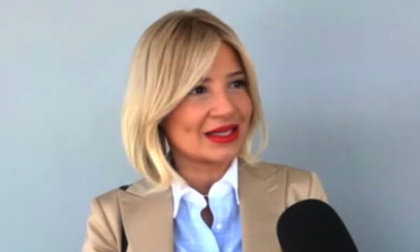 Φαίη Σκορδά: «Η ιδιωτική μου ζωή παραμένει εκτός προβολέων, απολαμβάνω τον σεβασμό των δημοσιογράφων»