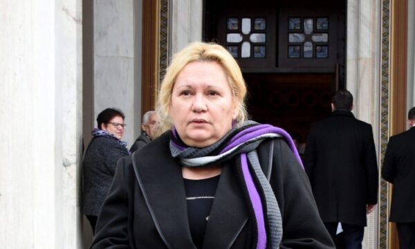 Καίτη Φίνου: «Δύσκολο να μη βλέπεις» – Η συγκλονιστική εξομολόγηση για το πρόβλημα υγείας της