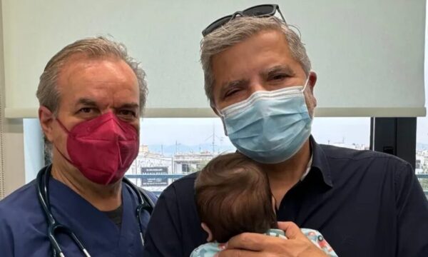 Γιώργος Πατούλης: Ο νεογέννητος γιος του εμβολιάστηκε για πρώτη φορά – Το ισχυρό μήνυμα πρόληψης και η συγκινητική φωτογραφία