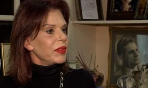 Πωλίνα Γκιωνάκη: «Όταν αρρώστησε ο πατέρας μου, τον εγκατέλειψαν όλοι οι φίλοι του»