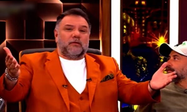 Γρηγόρης Αρναούτογλου: Συγκίνησε αποχαιρετώντας τον Γιώργο Παπαδάκη στο «The 2Night Show» – «Έδωσε αξία στην ύπαρξή μου»