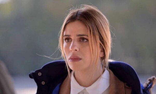 Η Παραλία: Η Χριστίνα φλερτάρει μυστικά τον Σήφη!