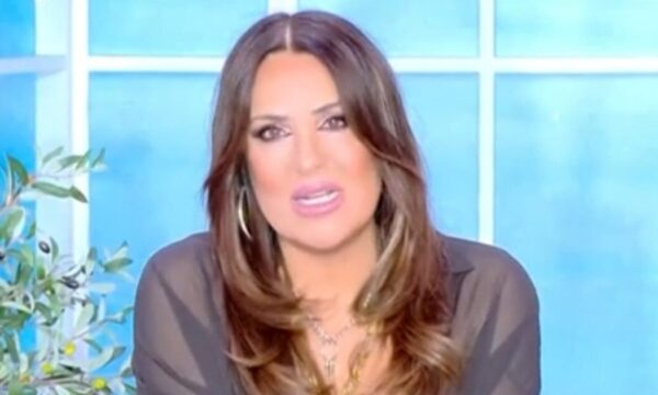 Ναταλία Γερμανού: «Ηρεμήστε επιτέλους, είναι εξευτελιστικό αυτό»