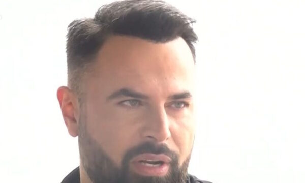 Γιώργος Παπαδόπουλος: «Θαυμάστρια εισέβαλε στο καμαρίνι μου και άρχισε να γδύνεται»