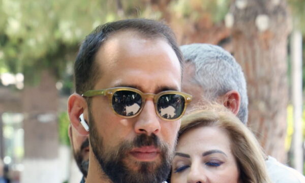 Βασίλης Πορφυράκης: Συγκλονίζει το μήνυμα για την απώλεια της μητέρας του – «Νιώθω ότι ζεις ξανά σε κάθε λέξη»