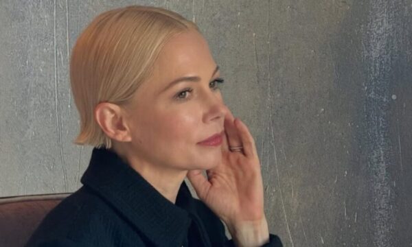 Sleek Flipped Bob: Το εντυπωσιακό κούρεμα-φετίχ της Michelle Williams