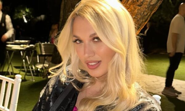 Κωνσταντίνα Σπυροπούλου: Τρυφερές στιγμές με τον γιο της Βλάσση σε πάρτι γενεθλίων – Φωτογραφία