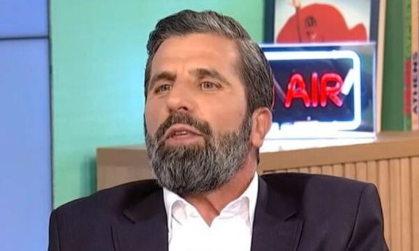 Θανάσης Βισκαδουράκης: «Η σύζυγος μου θρηνούσε βλέποντας δύο αντίθετους κόσμους» – Η συνάντηση που τον συντάραξε