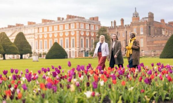Hampton Court Palace Tulip Festival: Η Άνοιξη αποκαλύπτεται σε όλη της τη μαγεία