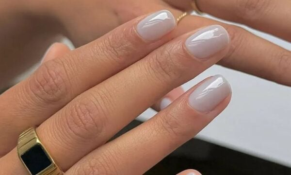 Watery Nails: Η τάση που θα κυριαρχήσει την άνοιξη και το καλοκαίρι του 2025