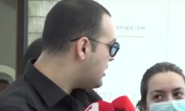 Εξοργίστηκε ο Χρήστος Κούγιας με την ερώτηση στο μνημόσυνο του πατέρα του – «Σου φαίνεται λογικό; Χωρίς παρεξήγηση»
