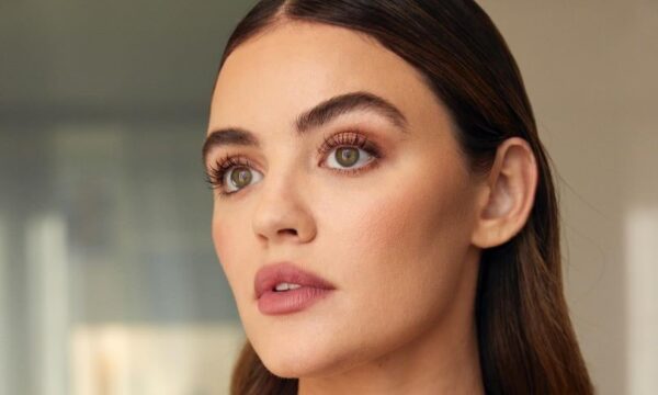 Τέλος για τσιμπιδάκι, microblading και κερί: Τα powder brows είναι η επαναστατική τεχνική για αψεγάδιαστα φυσικά φρύδια χωρίς κόπο