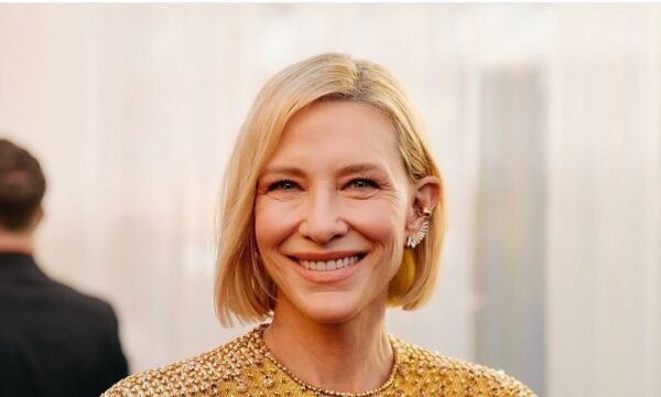 Γιατί οι πιο στιλάτες σταρ του Hollywood άνω των 50 εγκαταλείπουν το κόκκινο μανικιούρ – Ποιο χρώμα λατρεύουν