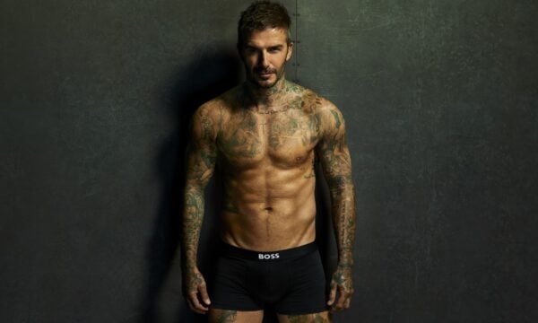Ο David Beckham λάμπει στα 50 του χάρη σε μία μαγική άσκηση